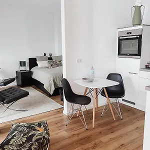 Burg 9 Boardinghouse Apartment Dusseldorf